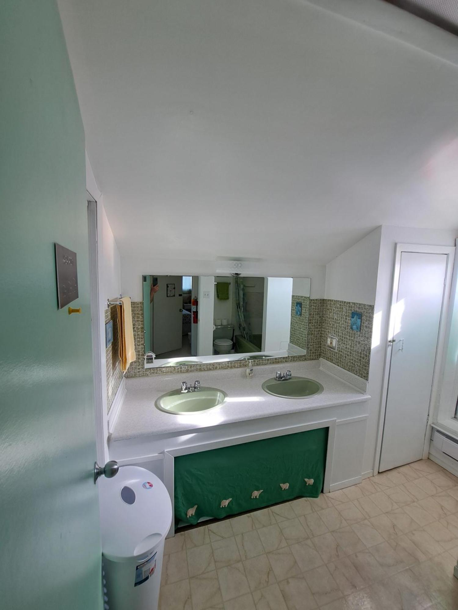 Polar Bear Bed And Breakfast Churchill Exterior photo
